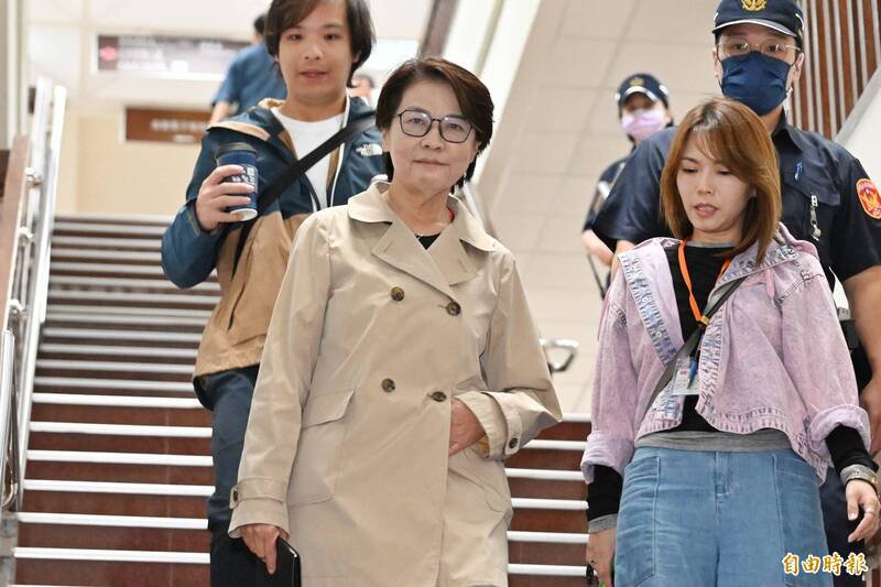 黄珊珊证称，她每天都为经费焦虑，也会拜托身边人协助募款，包括会计师范有伟、基隆副市长邱佩琳，并强调邱为重点拜托的对象。（记陈逸宽摄）