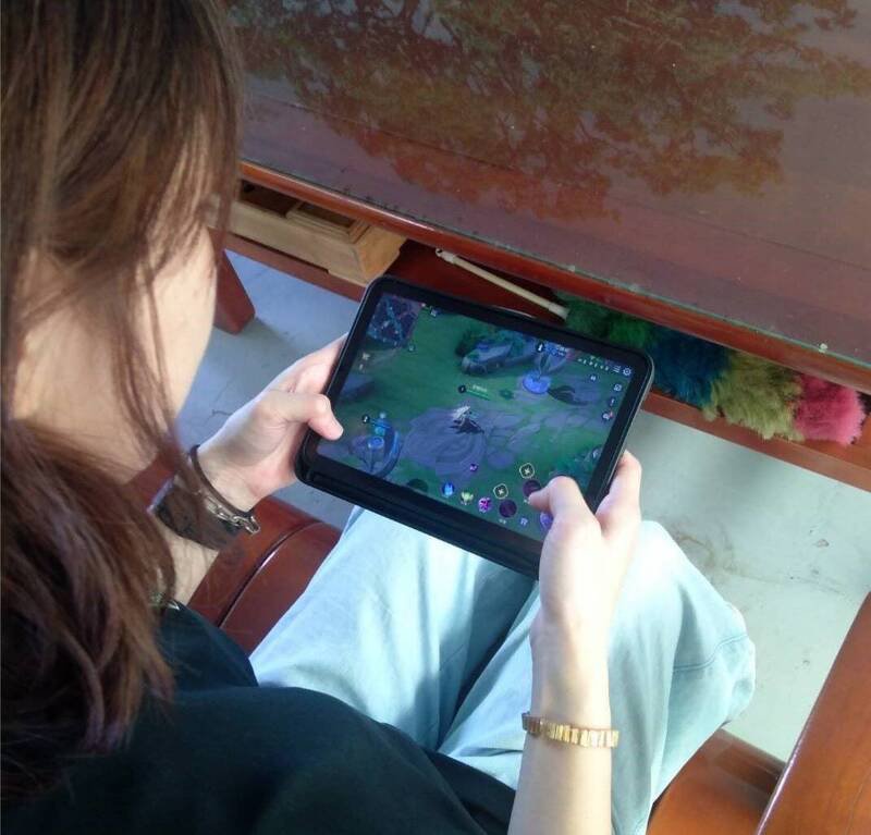 手机线上游戏「传说对决」示意图。（警方提供）