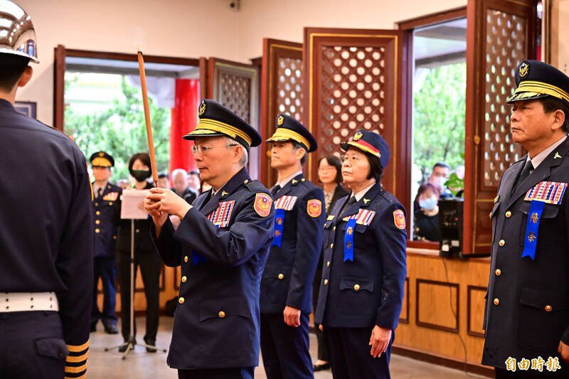 警政署今举行秋祭典礼，由署长张荣兴率警察同仁代表吊祭警察英灵。（记者邱俊福摄）