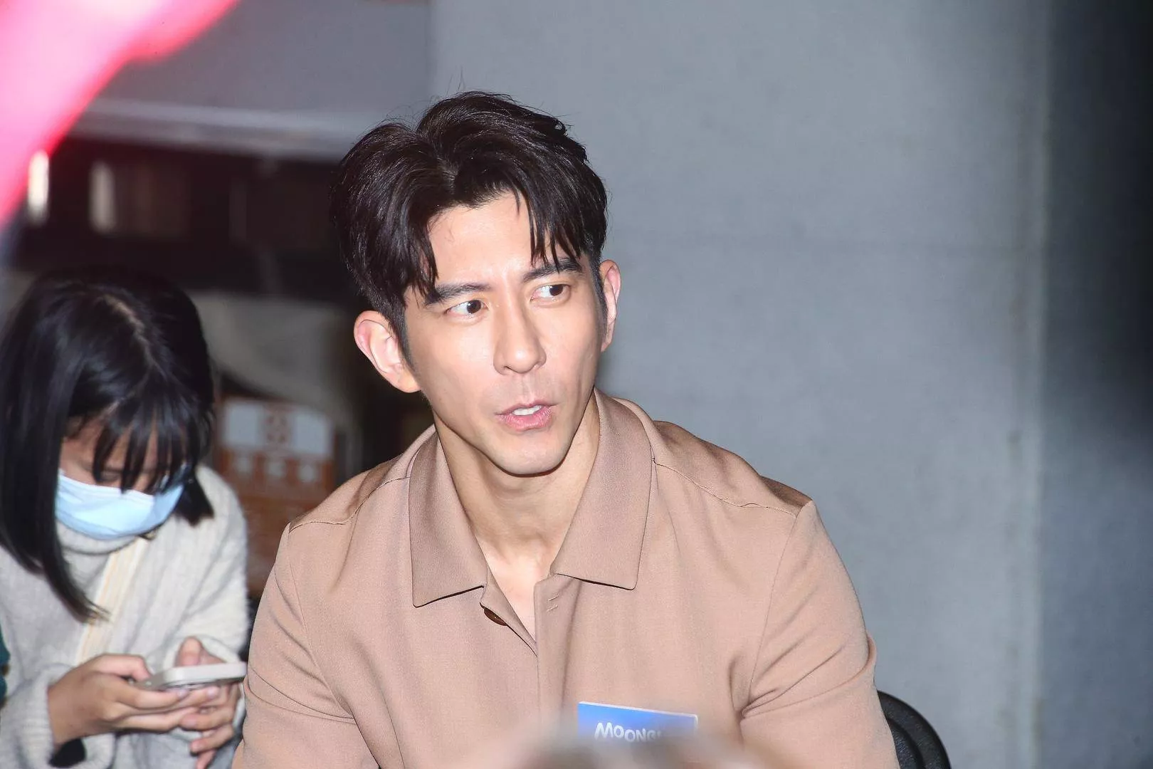 修杰楷、陈柏霖等艺人被拘提，贾静雯：小孩受到惊吓