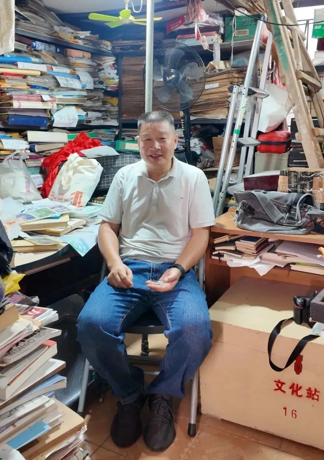 占有兵在“中国打工博物馆”（边一歌摄）