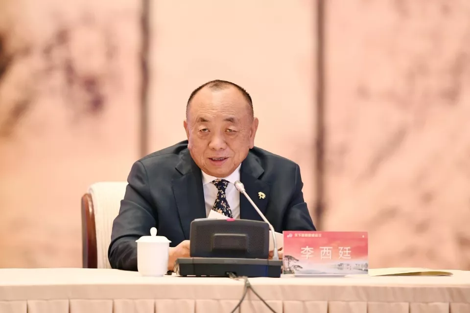 身家904亿安徽农家子弟,重夺新加坡首富