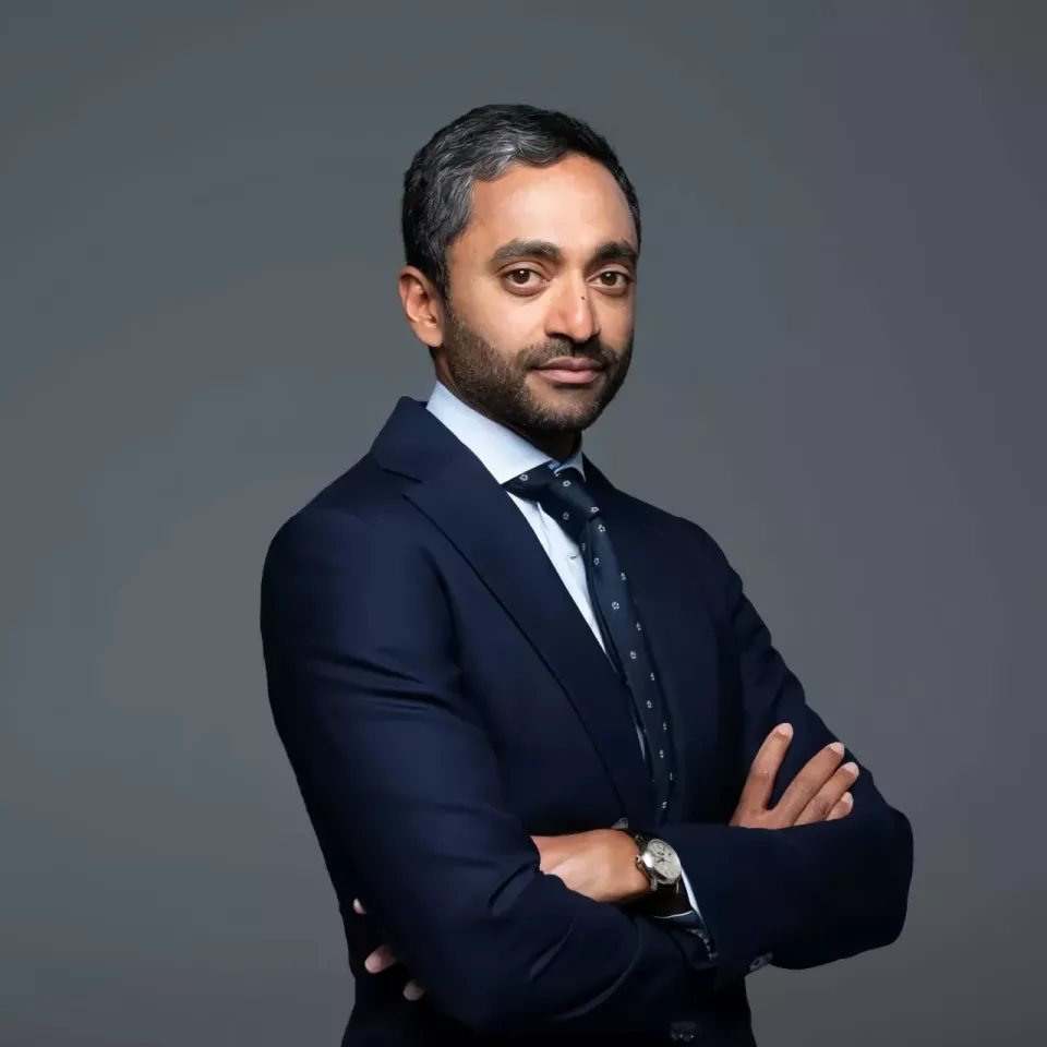 这位出身贫寒的百亿投资人,又做出惊人选择