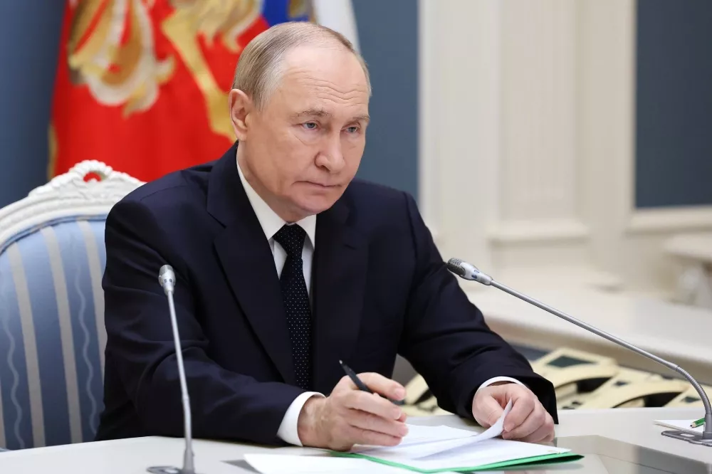 俄方仍准备“双普会”:普京和川普一样不想浪费时间