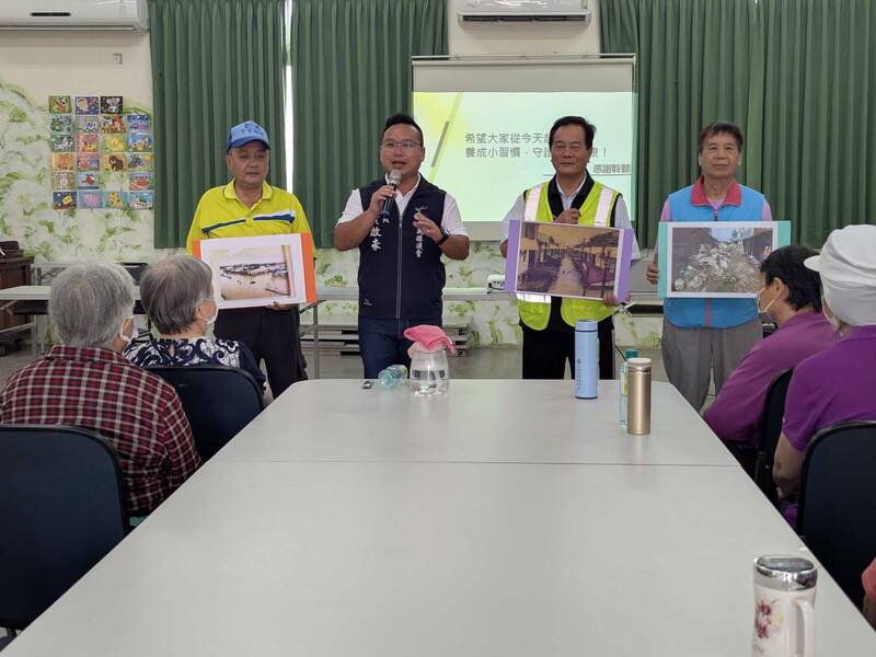 神脑科技文教基金会今天结合警方、县议员黄启豪服务处举办讲座，加强长辈防诈骗观念。（黄启豪服务处提供）