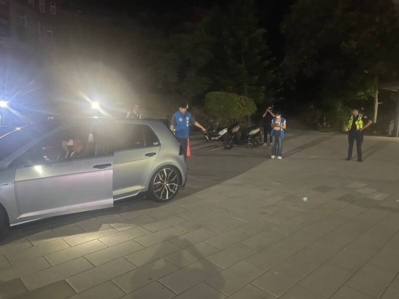 桃园市政府环保局与杨梅警分局合作执行「静桃专案」。（警方提供）