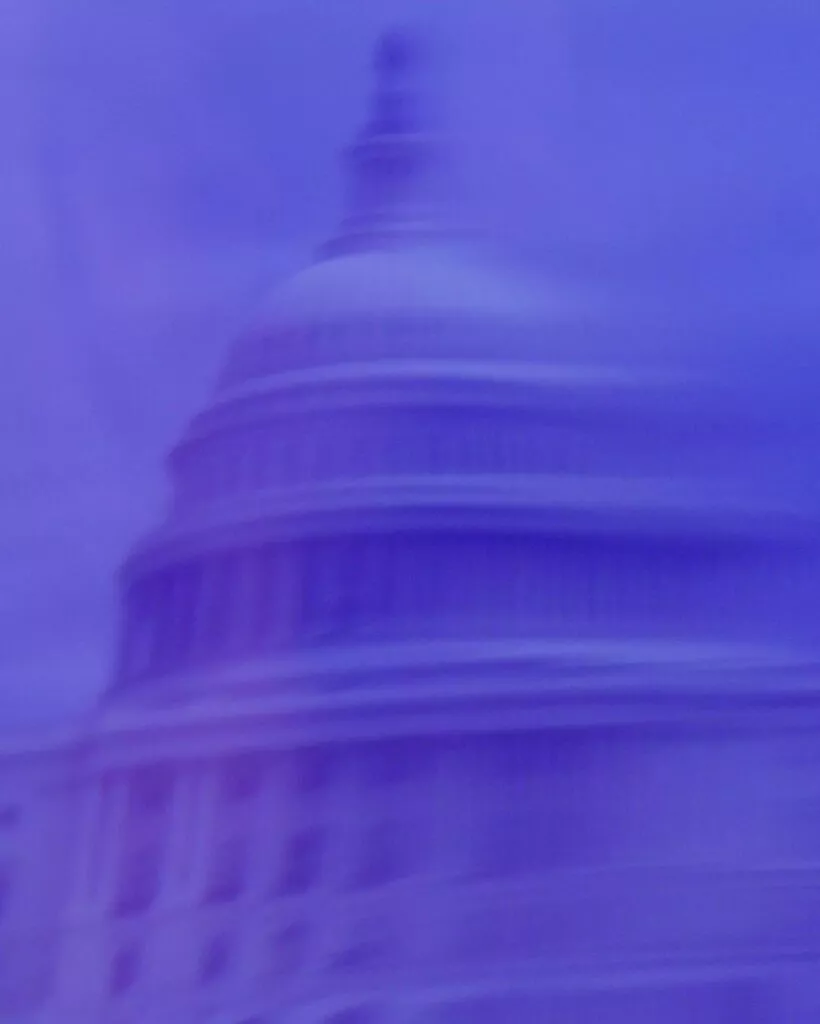 纽约时报:特朗普的超级大国自杀行为