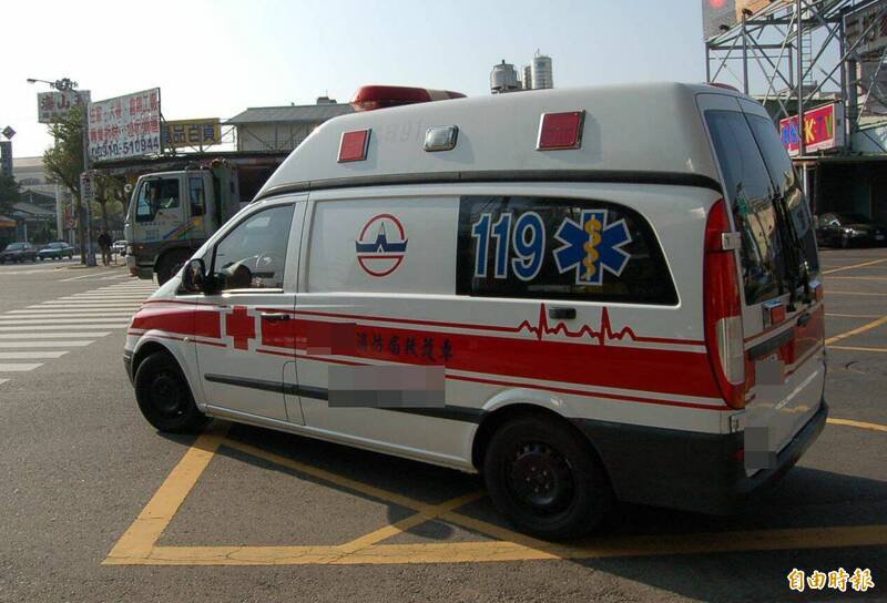 台中西屯区汉口路一栋大楼，昨晚传出有人坠楼，一名刘姓男子当场死亡，详细死因今天将由检察官相验厘清。（记者陈建志摄）