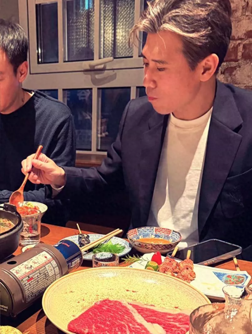 辛柏青吃饭被偶遇,瘦了老了破碎感太强