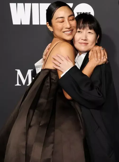 导演席琳·宋和格蕾塔·李