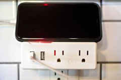 旅客注意!机场「USB充电」暗藏骇客陷阱 如何防范一次看