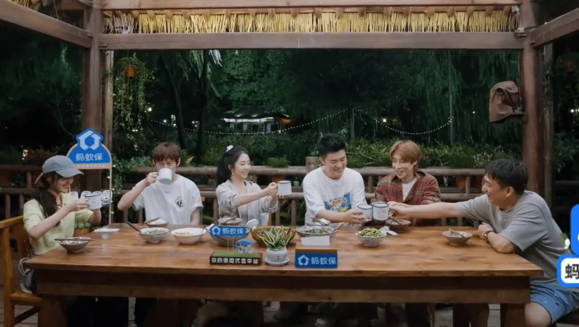 黄磊动手做饭,明星干了农活,可惜已经晚了