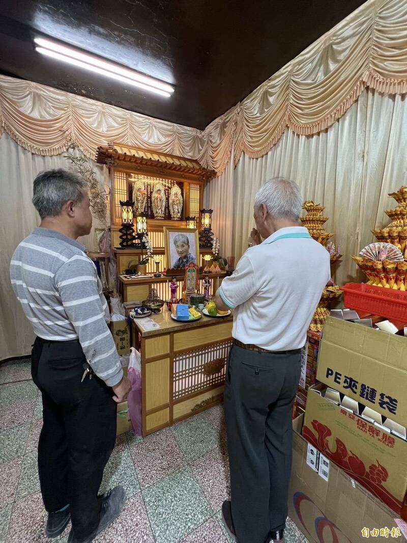 80岁陈姓阿嬷月初骑机车遇事故身亡，家属指责涉案司机及客运公司未积极面对。（记者翁聿煌摄）