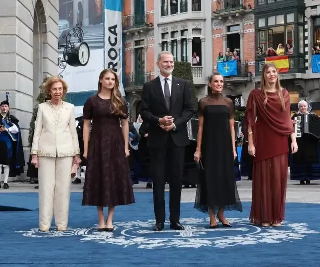 19岁西班牙大公主接手要职,衣品却惹争议