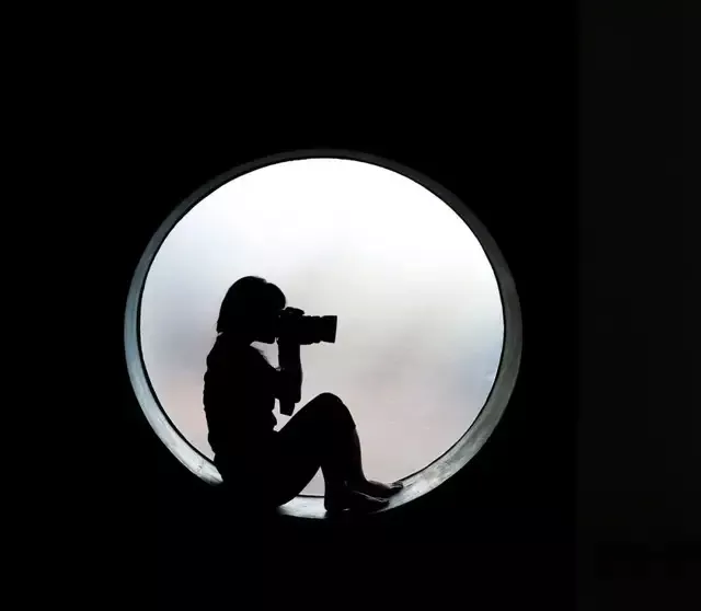 晒意大利女总理“色情照”网站,被反击