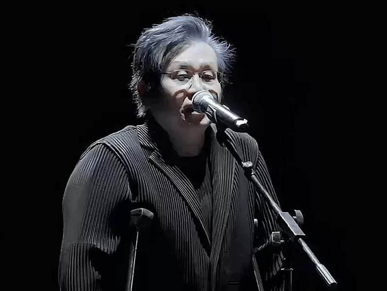 郑智化再次发文吐槽大陆机场,评论区翻车