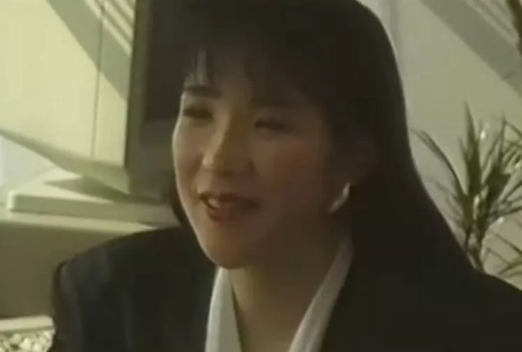 高市早苗30年前拍广告被翻出 网惊呼:好可爱