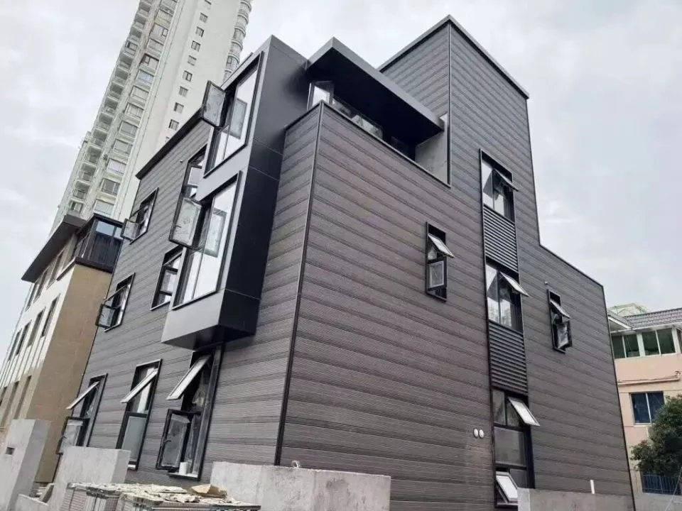 制造“危房”假象,200平别墅扩建到700平