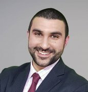 英国记者曾批以色列种族灭绝 遭美拘留撤销签证