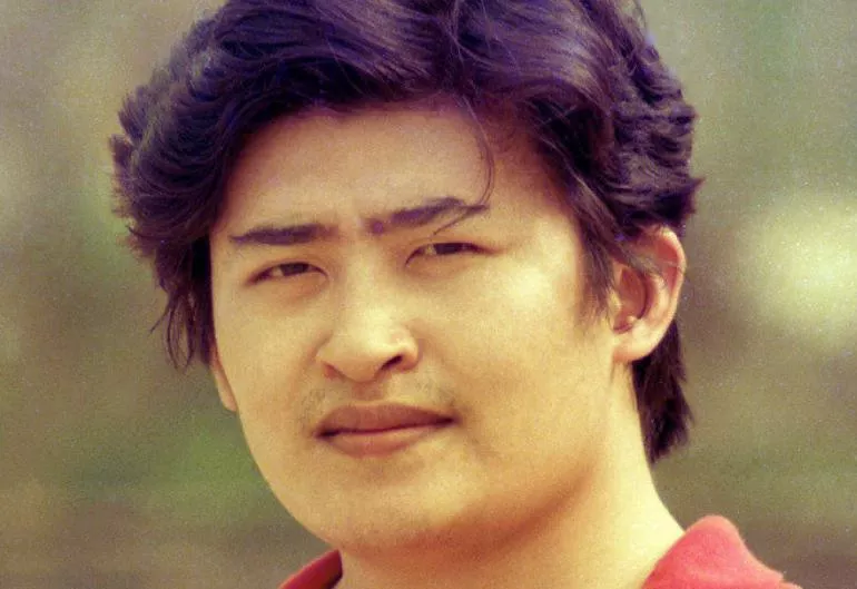 刘欢女儿婚礼被骂上热搜,61岁刘欢妻子近照曝光,难怪不愿公开她