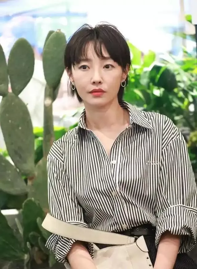 41岁白百何近照变化巨大,状态大跌,宛如路人中年妇女