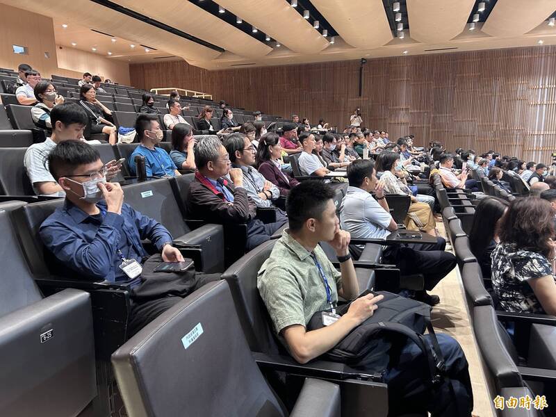 本次研讨会内容涵盖PMCT实务应用案例、DNA建档与鉴定技术在刑案中的运用，以及新兴毒品趋势分析等主题。（记者刘咏韵摄）