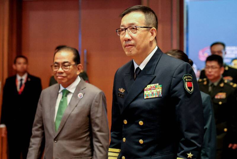 中国国防部长董军今（31）日在马来西亚与美国国防部长赫格塞斯举行峰会。图为董军。（法新社）
