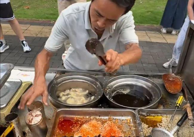 “鸡排哥”开启全中国巡炸 “鸡排哥”开启全中国巡炸