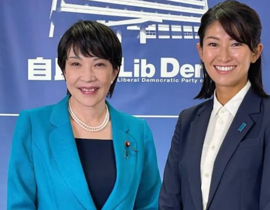 日本写真女星成内阁政务官，性感照片全网刷屏