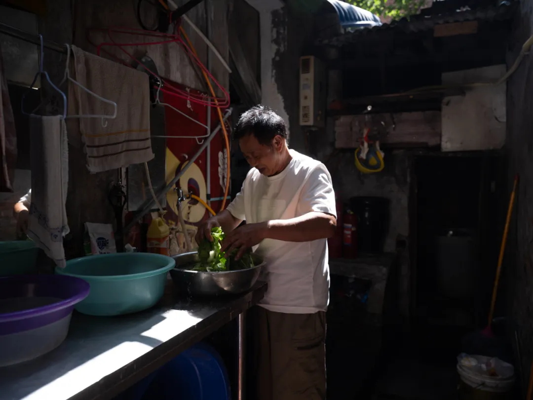 8元旅店，流离人生