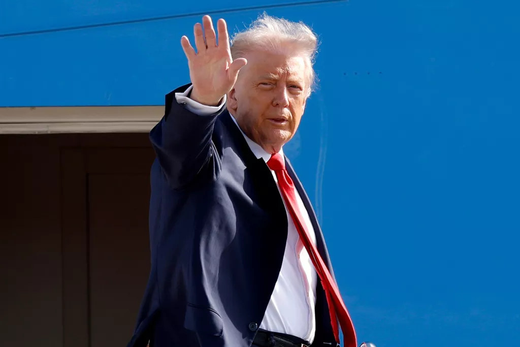 川普锁定新目标 呛“荷枪实弹”攻这国 下令战争部准备