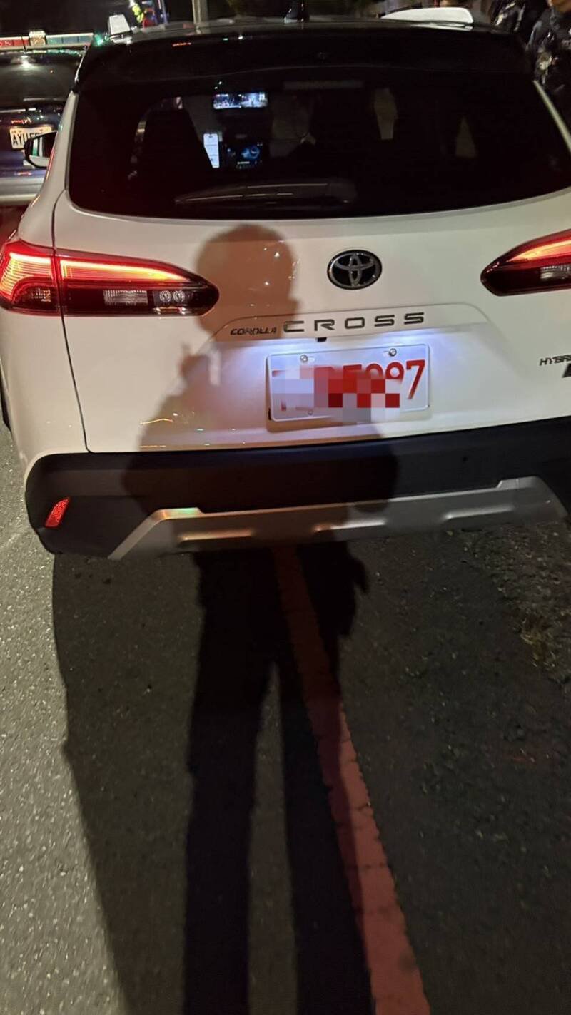 警方拦查违停多元计程车，结果在后座发现K粉。（民众提供）