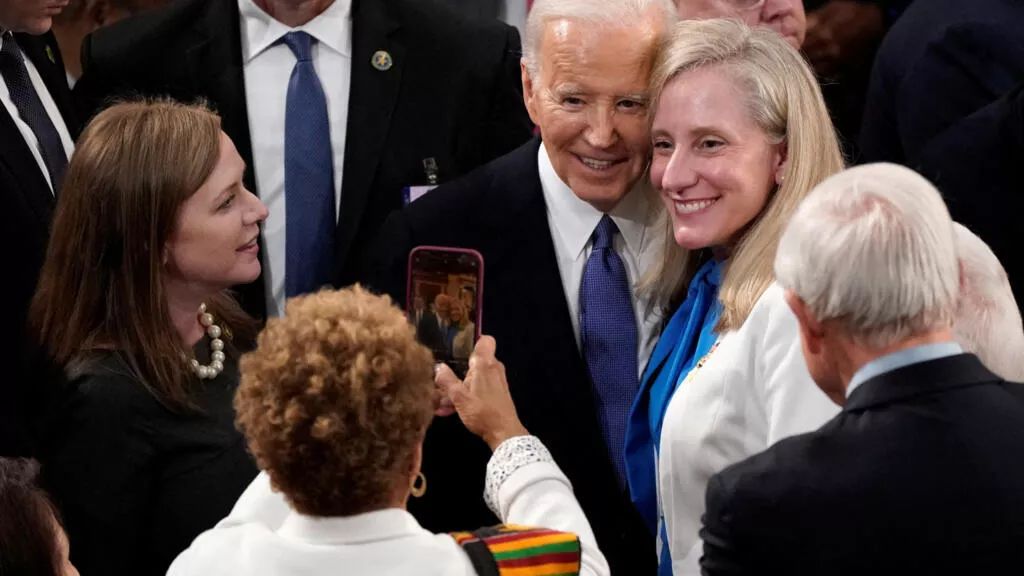 美国将迎地方选举 特朗普面临任期初期重大考验