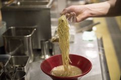 省钱救星!日大学提供「20元拉面」学生赞:便宜又好吃