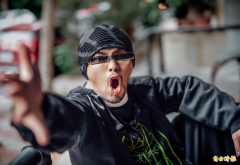 真是摇头丸?黄明志蓝色小药丸曝光 「行家」分析像山寨伟哥!