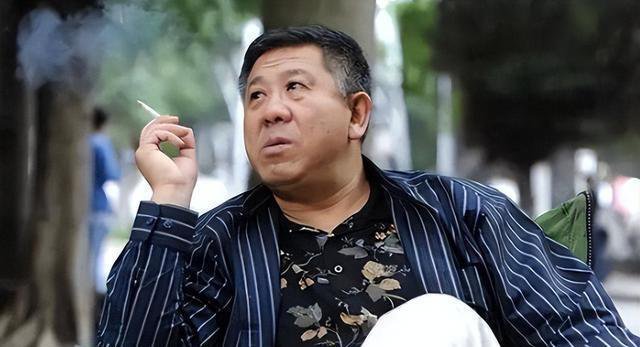 原来他们是夫妻,家内外妻子是老大 68岁住豪宅依旧坚持演艺事业