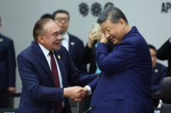 突袭!马国总理突然接近习近平 中国代表团官员全吓傻画面曝光