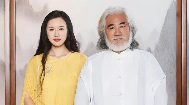 张纪中回应全网的质疑 便暴露了“老夫少妻”的冷酷