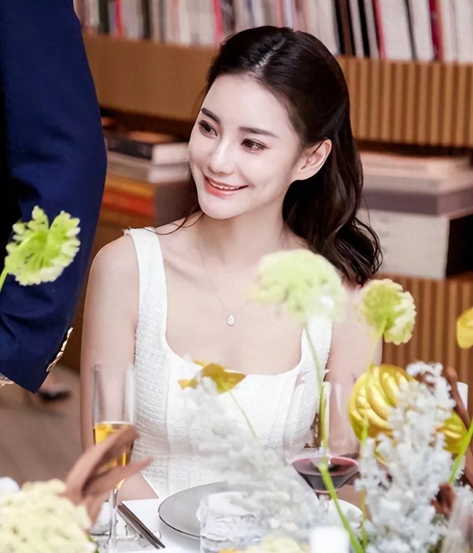 马筱梅罕谈大S过去，撕下S家仅剩的“体面”