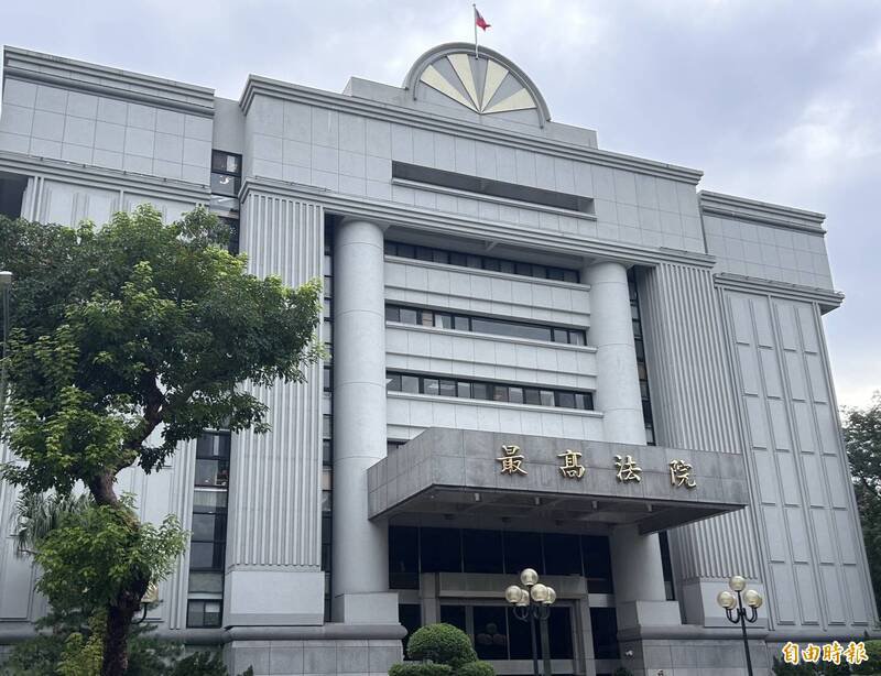 最高法院今就小提琴家陈誉遭路怒男郑顺翔持刀攻击案宣判，仍认定郑仅构成伤害罪，判刑1年6月，全案确定。（记者刘咏韵摄）