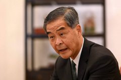 香港一小学开放使用简体字 梁振英痛批:回归前已讨论好要保留繁体