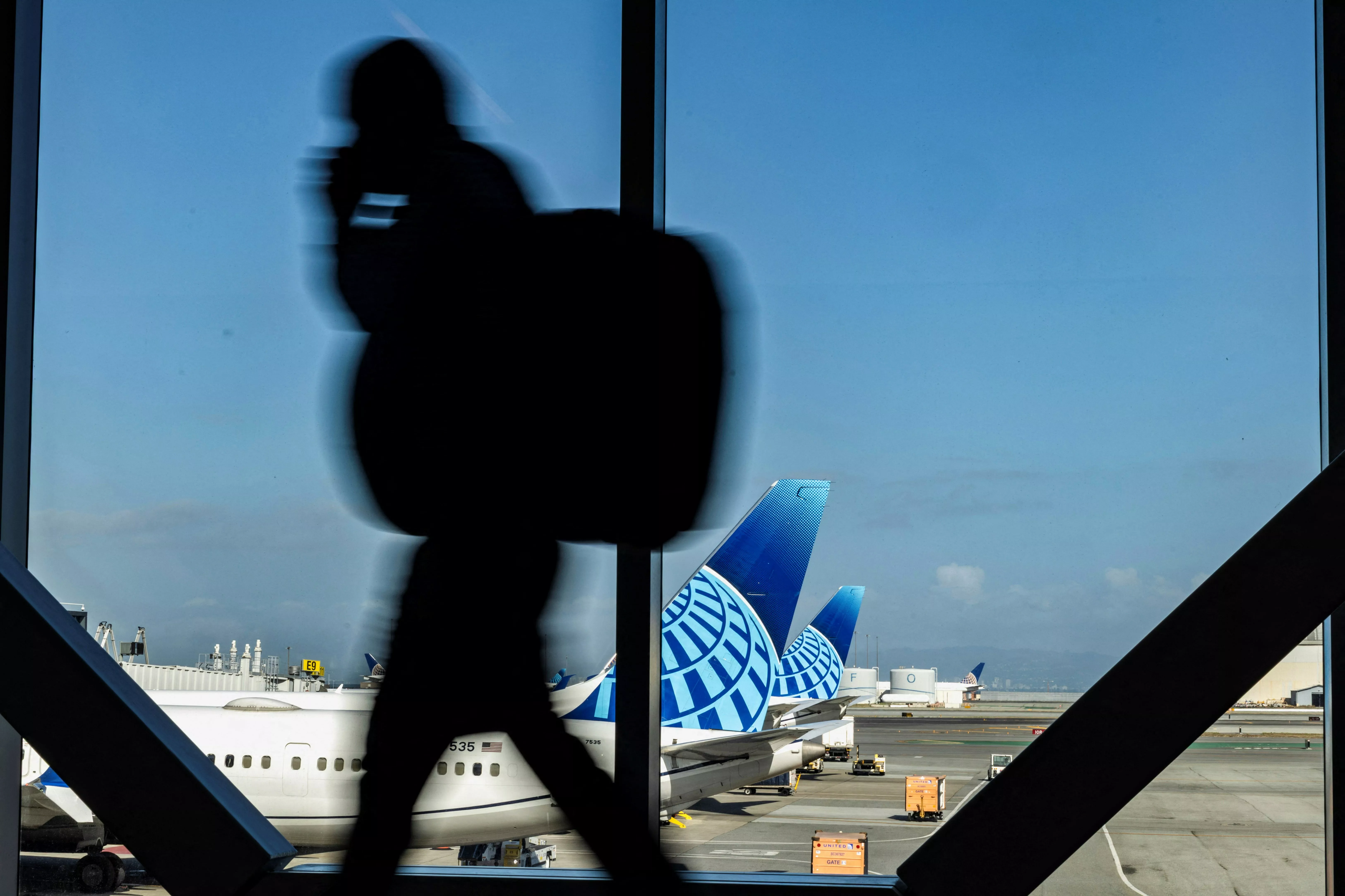 影响开始显现 全国各大机场航班时刻表大幅减少