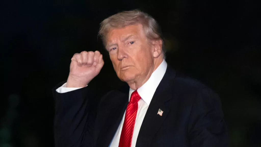 美国的政治气氛陡变 特朗普遭遇一系列挫折