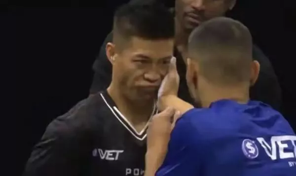 扇耳光大赛:通背拳传人被打到“眼睛已不可能痊愈”