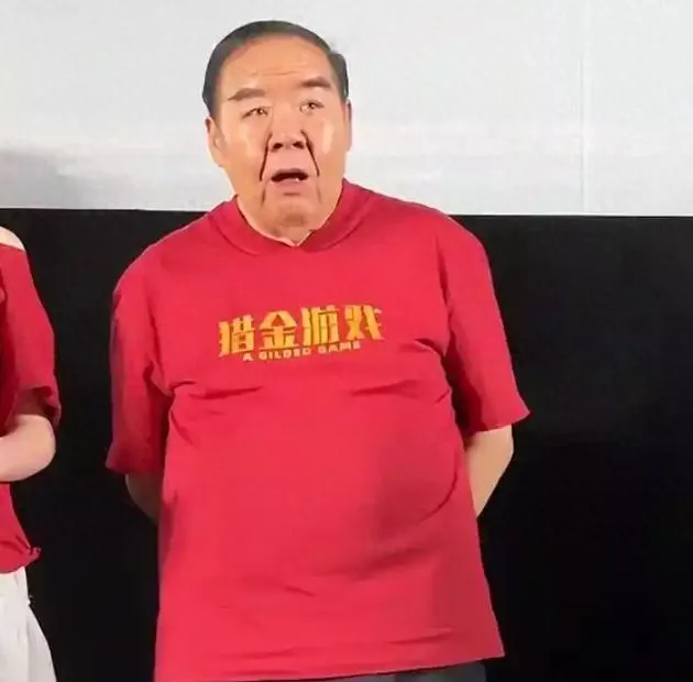 74岁“肥猫”郑则仕近况曝光!身形暴瘦但很有精神