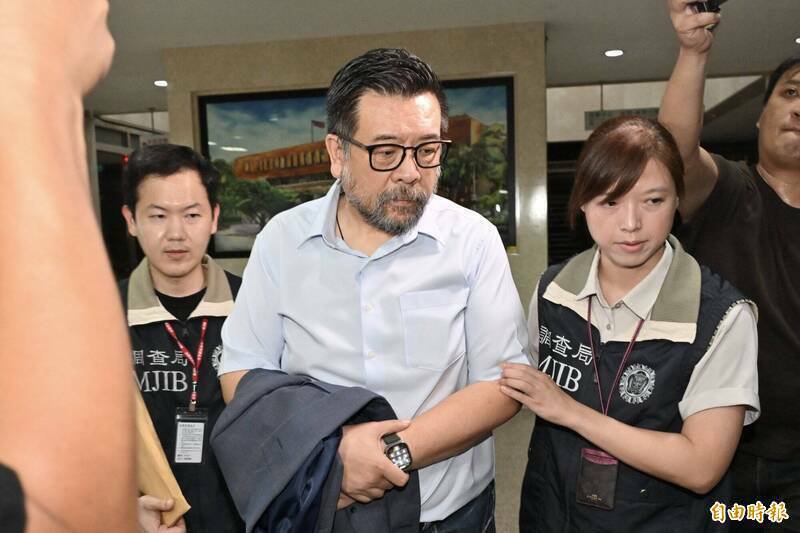 台北市议会副议长叶林传以率团赴澳洲、纽西兰进行姊妹市交流及市政考察为由，向法院声请暂时解除出境限制获准。法官裁定期间责付议长戴锡钦及叶林传辩护律师林俊仪监管，以确保按时返台。（资料照）