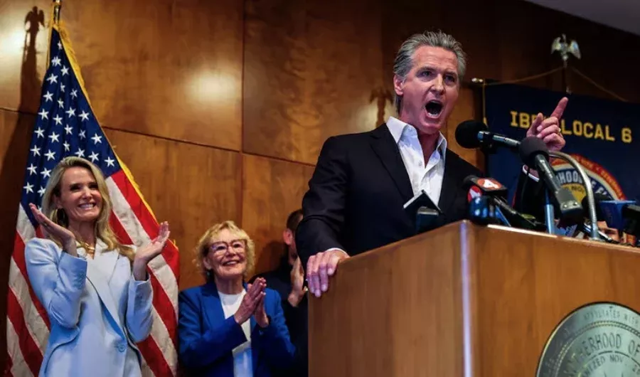 英媒:他赌赢了 有望成为下一届民主党总统候选人