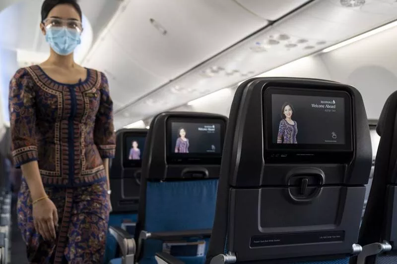 中国女千辛万苦当上空姐 上班首日就遭开除 上网喊冤