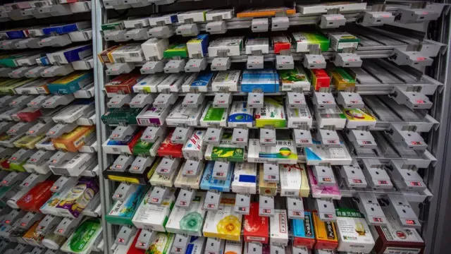 中国进口原研药退市潮:民众质疑国产药品质