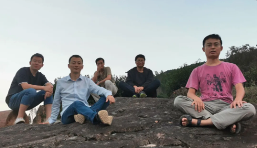 深圳5个年轻人，用一台3D打印机横扫全球